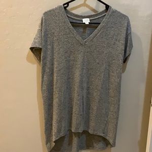 Simple and cute marble grey v-neck tunic